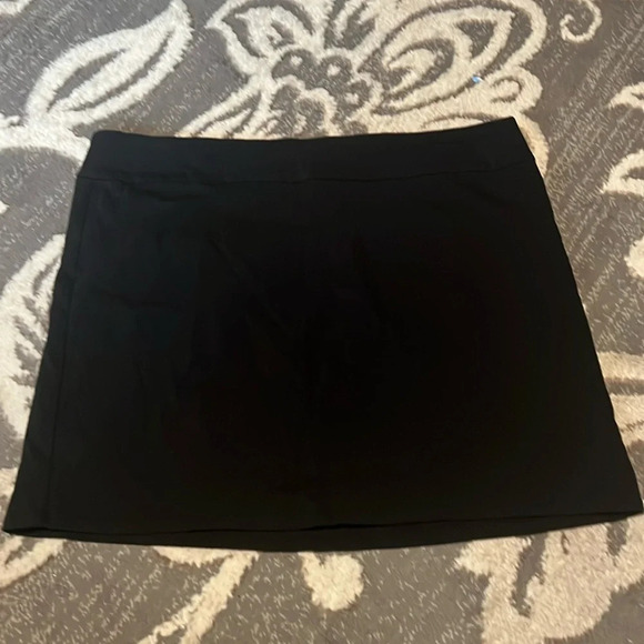 Izod Pants - Izod golf black skort. Like new.